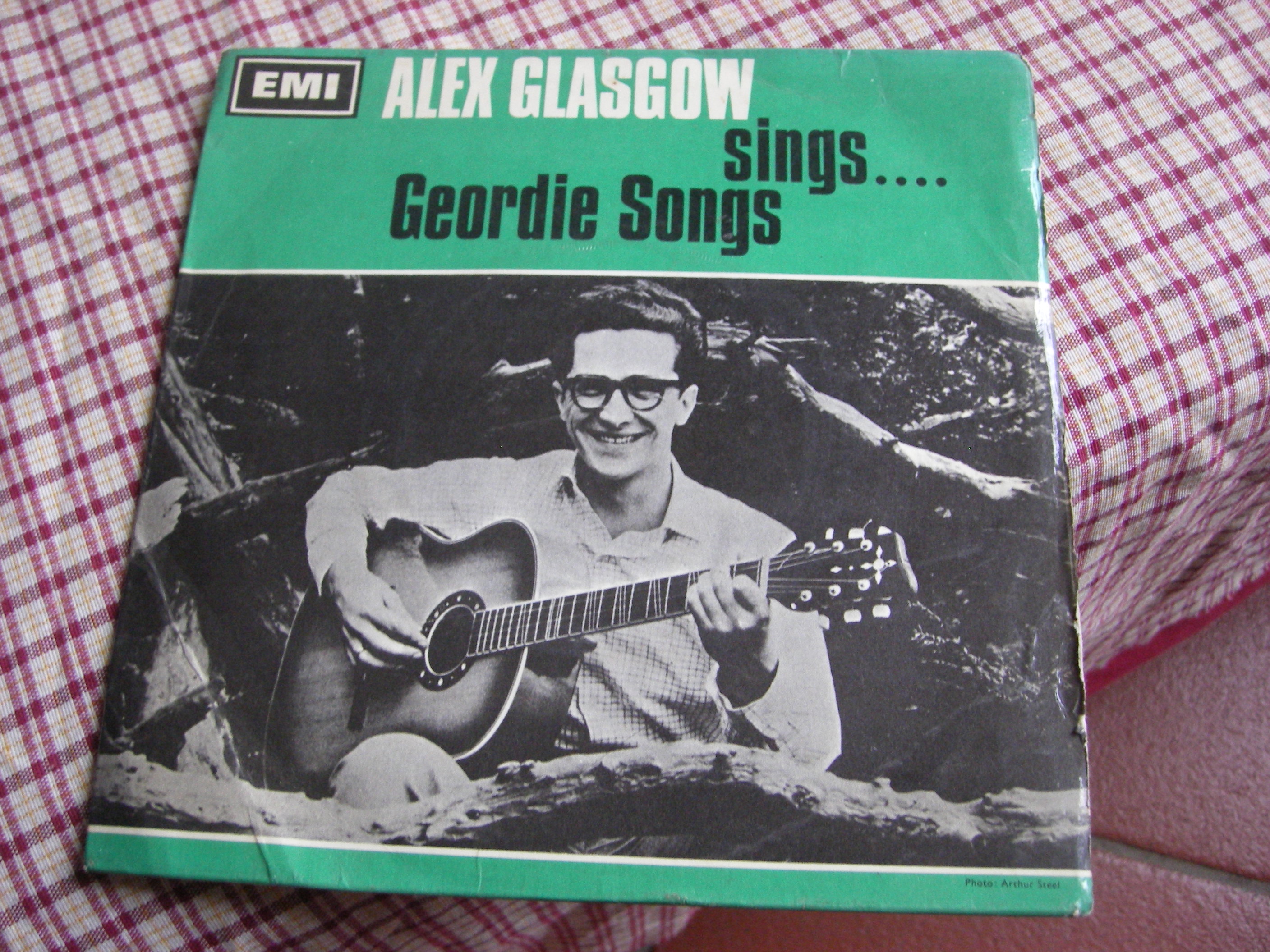 Sings Geordie Songs